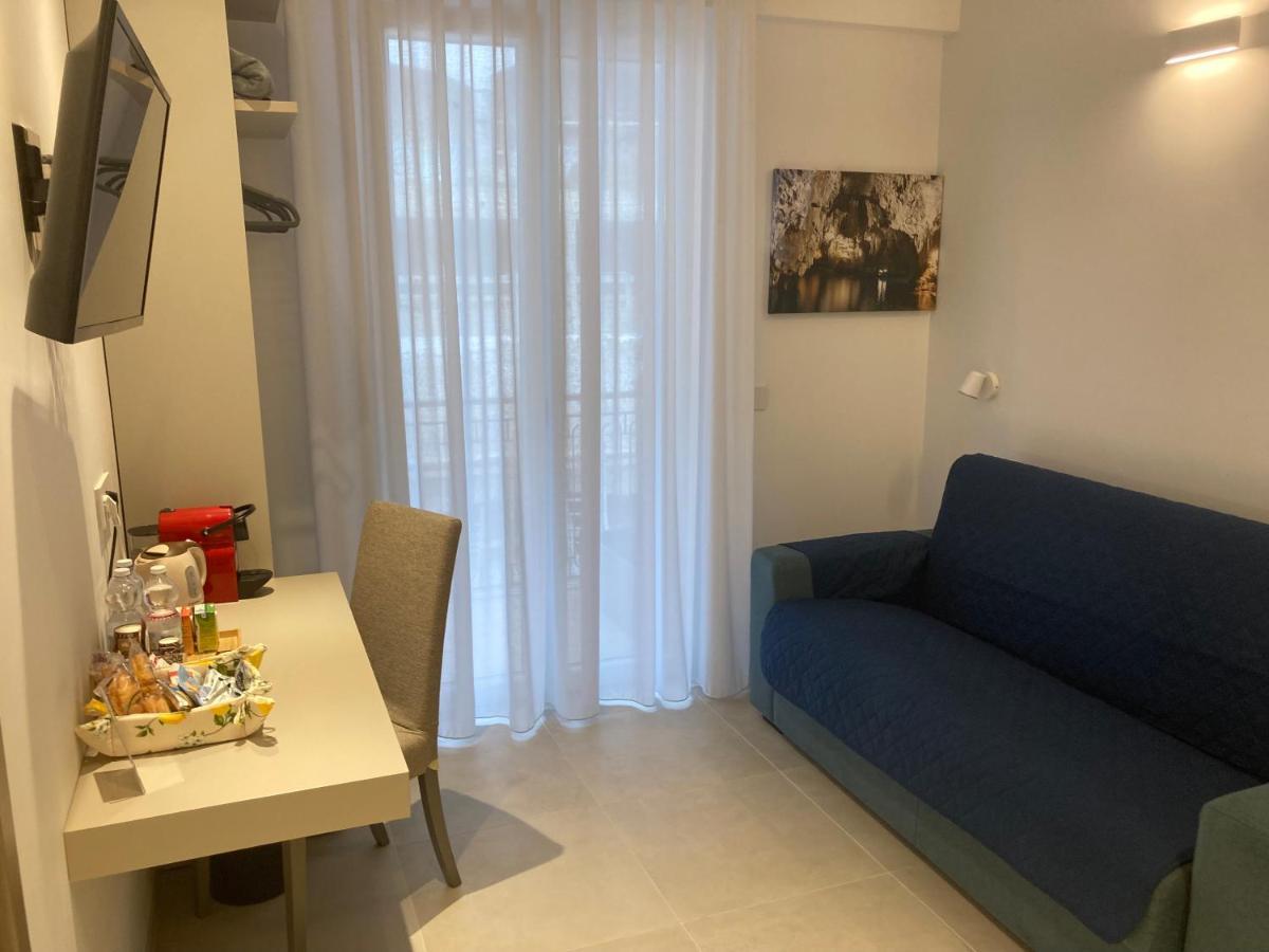Divina Holiday - Rooms Maiori Ngoại thất bức ảnh